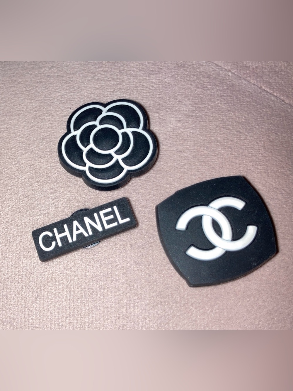 Croc Charms Black & White Logo Set